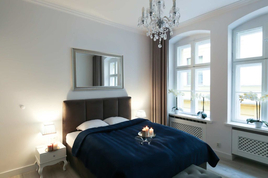 Przytulna sypialnia w apartamentach w Rynku Wrocław